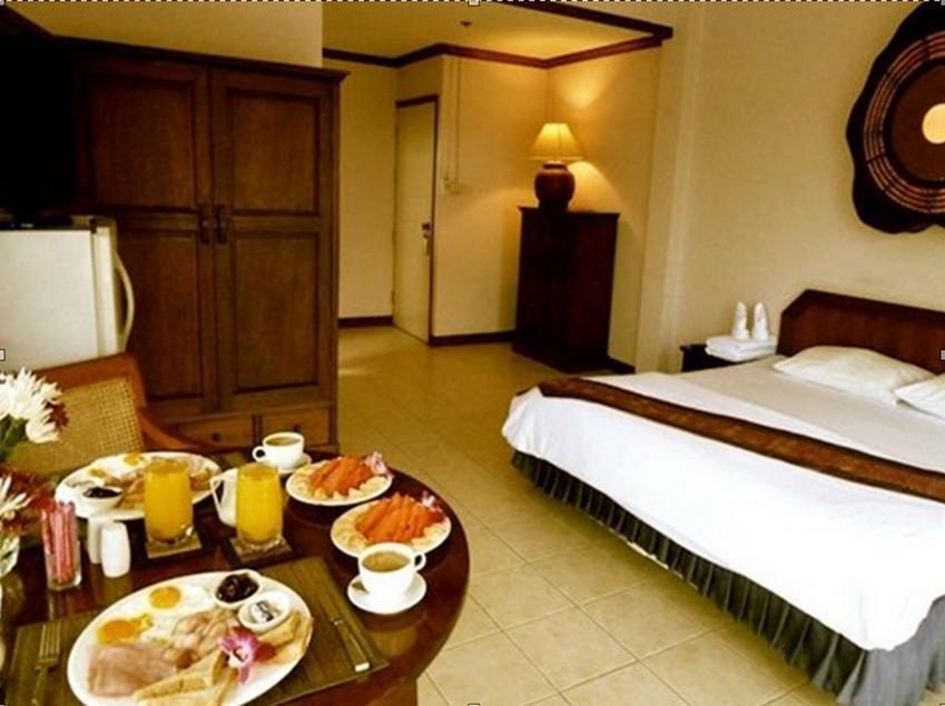 Supergreen Hotel Чалонг Екстер'єр фото