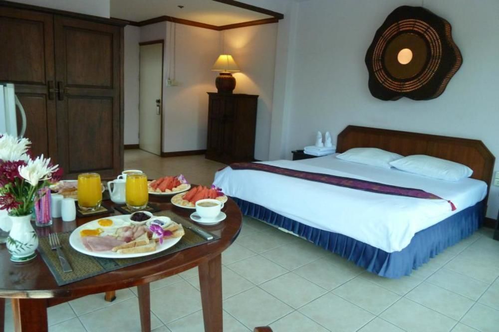 Supergreen Hotel Чалонг Екстер'єр фото
