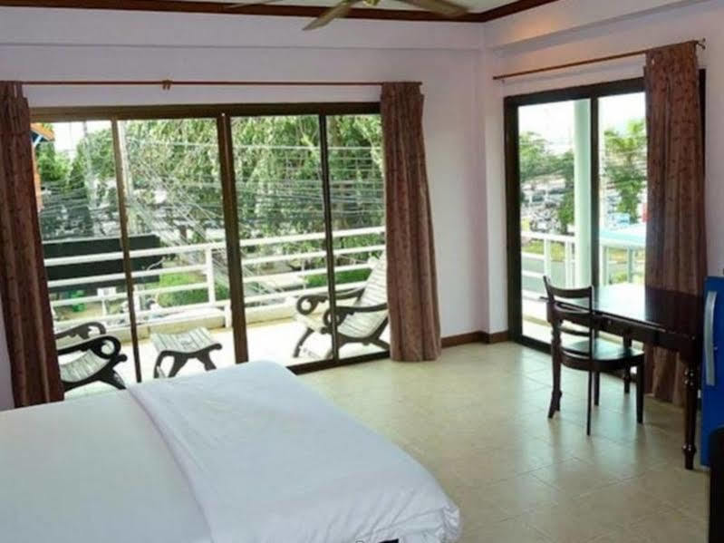 Supergreen Hotel Чалонг Екстер'єр фото