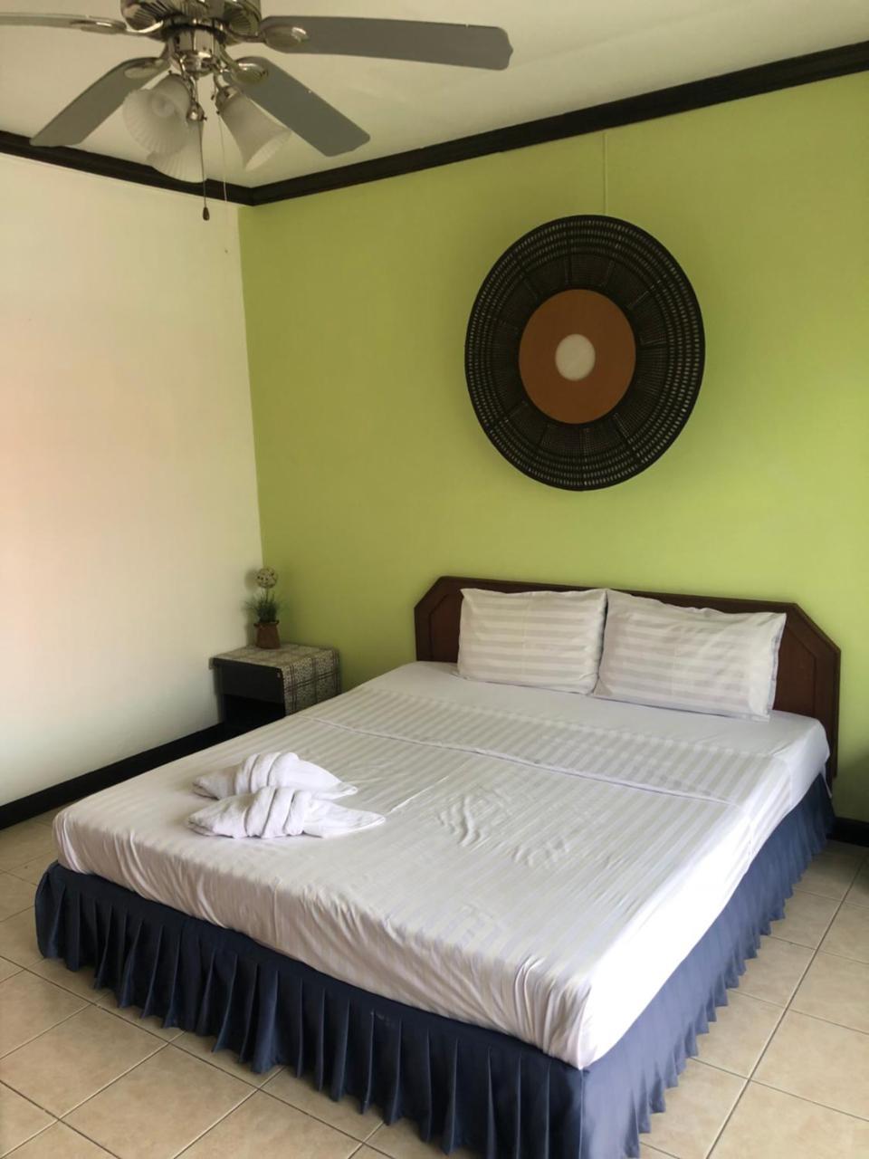 Supergreen Hotel Чалонг Екстер'єр фото