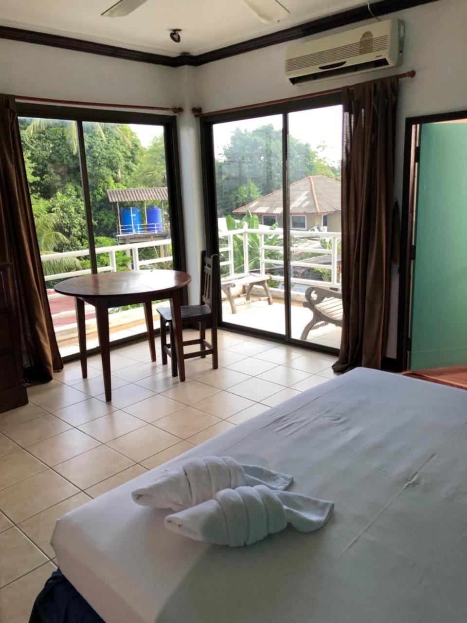 Supergreen Hotel Чалонг Екстер'єр фото